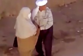 بلوند ناز بمکد دیک و در یک گربه با یک دوست سزاوار است
