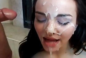 زرق و برق دار دختر قهوه ای موی گول زدن یک پسر برای رابطه جنسی الاغ زیبا است