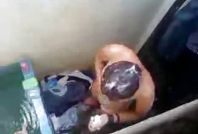در محل کار و با یک همکار در اتاق استراحت