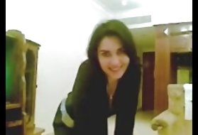 تمام شب پلاتین مو بور تمام شب بازی با دیک بزرگ یک مرد سیاه و سفید