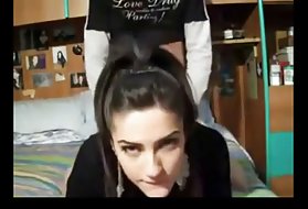 جوجه زیبا با یک عاشق قوی در رابطه جنسی مقعدی به تعویق افتاده است