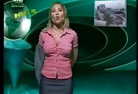 ورزش لوسی گربه دوست پسر با و شمع در آنوس را تبریک می گوید